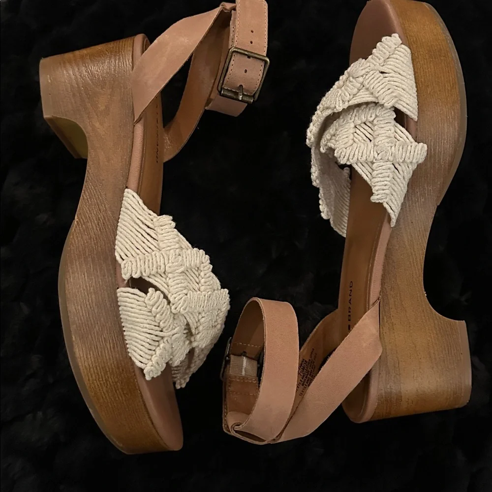 Lucky Brand Women's Crochet Cream and Tan Wedge Sandals